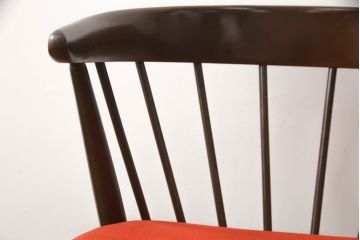 和製ビンテージ　希少デザイン!!　飛騨産業　キツツキ　重厚感ある佇まいと洗練されたデザインが美しいアームチェア(ダイニングチェア、椅子、イス、ヴィンテージ)(R-070545)