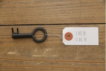 和製アンティーク　明治期　美品!!　上手物!!　前面欅(ケヤキ)材　玉杢がアクセントの庄内箪笥ローボード(時代箪笥、整理たんす、収納タンス、引き出し、衣装箪笥、ローチェスト、テレビ台、テレビボード)(R-070577)