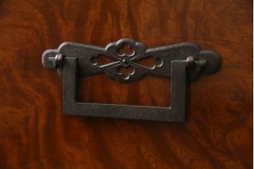 和製アンティーク　明治期　美品!!　上手物!!　前面欅(ケヤキ)材　玉杢がアクセントの庄内箪笥ローボード(時代箪笥、整理たんす、収納タンス、引き出し、衣装箪笥、ローチェスト、テレビ台、テレビボード)(R-070578)