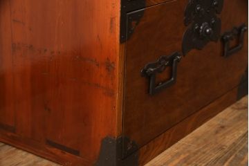 和製アンティーク　明治期　美品!!　上手物!!　前面欅(ケヤキ)材　玉杢がアクセントの庄内箪笥ローボード(時代箪笥、整理たんす、収納タンス、引き出し、衣装箪笥、ローチェスト、テレビ台、テレビボード)(R-070578)