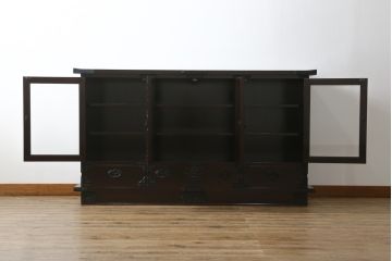 和製ビンテージ　美品　岩谷堂箪笥　桜木作　上品なデザインの黒金具が美しいサイドボード(サイドキャビネット、ローボード、リビングボード、テレビ台、テレビボード、収納棚、飾り棚、戸棚、ヴィンテージ)(R-070585)