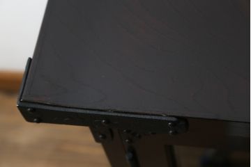 和製ビンテージ　美品　岩谷堂箪笥　桜木作　上品なデザインの黒金具が美しいサイドボード(サイドキャビネット、ローボード、リビングボード、テレビ台、テレビボード、収納棚、飾り棚、戸棚、ヴィンテージ)(R-070585)