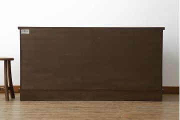 和製ビンテージ　岩谷堂箪笥　迫力のある杢目が魅力的なサイドボード(サイドキャビネット、ローボード、リビングボード、テレビ台、テレビボード、収納棚、飾り棚、ガラス戸棚、ヴィンテージ)(R-070586)