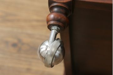 和製ビンテージ　九州民芸家具　落ち着いた色合いが品を感じさせるキャスターワゴン(キッチンワゴン、トロリー、サイドテーブル、ヴィンテージ)(R-070587)