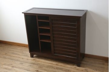和製ビンテージ　九州民芸家具　和モダン空間づくりにおすすめ!　落ち着いた色合いが魅力の上品な下駄箱(収納棚、ヴィンテージ)(R-070588)