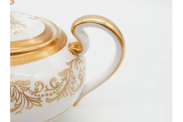 イギリス　AYNSLEY(エインズレイ)　Imperial Gold(インペリアルゴールド)　金の繊細なデザインが上品な雰囲気を醸し出すティーポット&シュガーポット&クリーマー3点セット(ミルクジャー、ミルクポット、ボンボン入れ、洋食器)(R-070629)