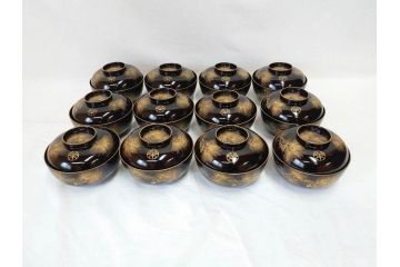 輪島塗り　木製漆器　蒔絵　松の実　約13cm　4.1寸　繊細な沈金の意匠が美しい吸物椀12客(お椀、和食器、黒漆、四寸一分)(R-070630)