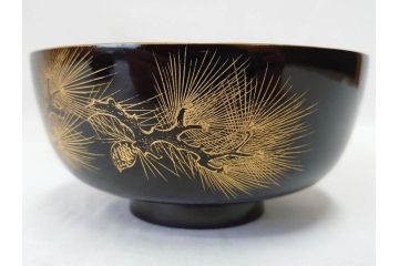 輪島塗り　木製漆器　蒔絵　松の実　約13cm　4.1寸　繊細な沈金の意匠が美しい吸物椀12客(お椀、和食器、黒漆、四寸一分)(R-070630)