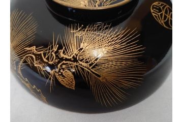 輪島塗り　木製漆器　蒔絵　松の実　約13cm　4.1寸　繊細な沈金の意匠が美しい吸物椀12客(お椀、和食器、黒漆、四寸一分)(R-070630)
