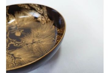 輪島塗り　木製漆器　蒔絵　松の実　約13cm　4.1寸　繊細な沈金の意匠が美しい吸物椀12客(お椀、和食器、黒漆、四寸一分)(R-070630)