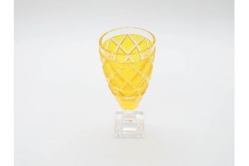 鹿児島県指定伝統的工芸品　島津薩摩切子　SHIMADZU　緻密なカットと鮮やかな色彩が目を惹く脚付杯(大)(色被せガラス、グラス、硝子、盃)(R-070631)