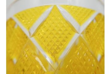 鹿児島県指定伝統的工芸品　島津薩摩切子　SHIMADZU　緻密なカットと鮮やかな色彩が目を惹く脚付杯(大)(色被せガラス、グラス、硝子、盃)(R-070631)