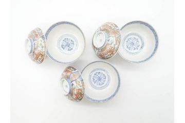江戸期　古伊万里　金彩　色絵　約12cm　3.8寸　一つ一つ丁寧に絵付けされた豪華な蓋付き茶碗3客セット(獅子、松竹、和食器、三寸八分)(R-070632)