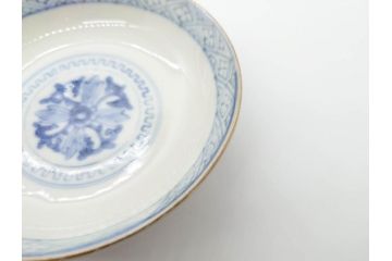 江戸期　古伊万里　金彩　色絵　約12cm　3.8寸　一つ一つ丁寧に絵付けされた豪華な蓋付き茶碗3客セット(獅子、松竹、和食器、三寸八分)(R-070632)