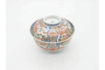 江戸期　古伊万里　金彩　色絵　約12cm　3.8寸　一つ一つ丁寧に絵付けされた豪華な蓋付き茶碗3客セット(獅子、松竹、和食器、三寸八分)(R-070632)