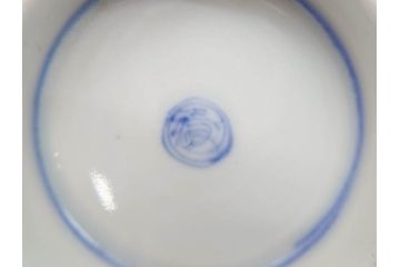 江戸期　古伊万里　金彩　色絵　約12cm　3.8寸　一つ一つ丁寧に絵付けされた豪華な蓋付き茶碗3客セット(獅子、松竹、和食器、三寸八分)(R-070632)