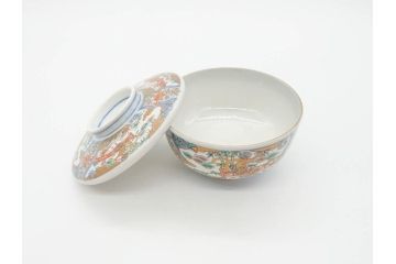 幕末〜明治期　伊万里　金彩　約14cm　4.4寸　華やかな色絵が食卓に彩を与える蓋付き茶碗3客セット(獅子、松竹、和食器、四寸四分)(R-070635)