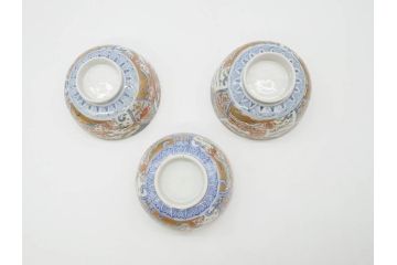 幕末〜明治期　伊万里　金彩　約14cm　4.4寸　華やかな色絵が食卓に彩を与える蓋付き茶碗3客セット(獅子、松竹、和食器、四寸四分)(R-070636)