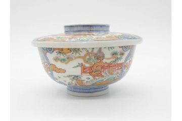 幕末〜明治期　伊万里　金彩　約14cm　4.4寸　華やかな色絵が食卓に彩を与える蓋付き茶碗3客セット(獅子、松竹、和食器、四寸四分)(R-070636)