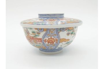 幕末〜明治期　伊万里　金彩　約14cm　4.4寸　華やかな色絵が食卓に彩を与える蓋付き茶碗3客セット(獅子、松竹、和食器、四寸四分)(R-070636)