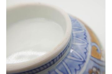 幕末〜明治期　伊万里　金彩　約14cm　4.4寸　華やかな色絵が食卓に彩を与える蓋付き茶碗3客セット(獅子、松竹、和食器、四寸四分)(R-070636)