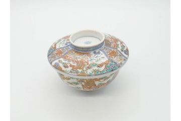 幕末〜明治期　伊万里　金彩　約14cm　4.4寸　華やかな色絵が食卓に彩を与える蓋付き茶碗3客セット(獅子、松竹、和食器、四寸四分)(R-070636)