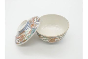 幕末〜明治期　伊万里　金彩　約14cm　4.4寸　華やかな色絵が食卓に彩を与える蓋付き茶碗3客セット(獅子、松竹、和食器、四寸四分)(R-070636)