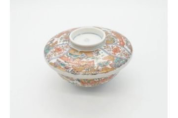 幕末〜明治期　伊万里　金彩　約14cm　4.4寸　華やかな色絵が食卓に彩を与える蓋付き茶碗3客セット(獅子、松竹、和食器、四寸四分)(R-070636)