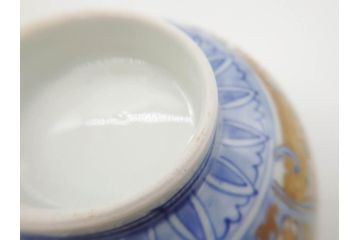 幕末〜明治期　伊万里　金彩　約14cm　4.4寸　華やかな色絵が食卓に彩を与える蓋付き茶碗3客セット(獅子、松竹、和食器、四寸四分)(R-070637)