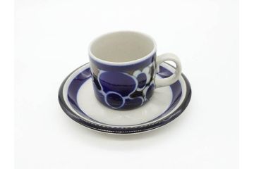 ARABIA FINLAND　saara(サーラ)　大胆に描かれた花模様と深みのある色合いが素敵なカップ&ソーサー4客セット(アラビア、フィンランド、北欧食器、C&S)(R-070642)