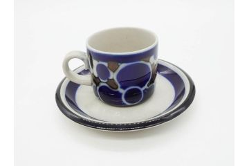 ARABIA FINLAND　saara(サーラ)　大胆に描かれた花模様と深みのある色合いが素敵なカップ&ソーサー4客セット(アラビア、フィンランド、北欧食器、C&S)(R-070642)