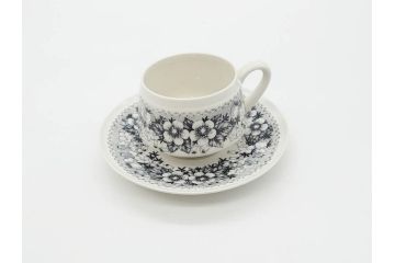 ARABIA FINLAND　Talvikki(タルヴィッキ)　繊細に描かれたデザインと小振りで可愛らしいカップ&ソーサー4客セット(アラビア、フィンランド、北欧食器、C&S、苺、いちご、イチゴ)(R-070644)