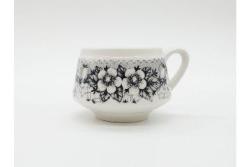 ARABIA FINLAND　Talvikki(タルヴィッキ)　繊細に描かれたデザインと小振りで可愛らしいカップ&ソーサー4客セット(アラビア、フィンランド、北欧食器、C&S、苺、いちご、イチゴ)(R-070644)