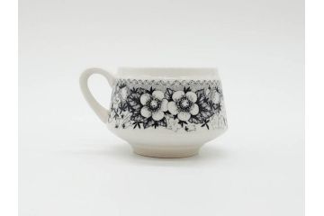 ARABIA FINLAND　Talvikki(タルヴィッキ)　繊細に描かれたデザインと小振りで可愛らしいカップ&ソーサー4客セット(アラビア、フィンランド、北欧食器、C&S、苺、いちご、イチゴ)(R-070644)