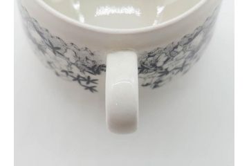 ARABIA FINLAND　Talvikki(タルヴィッキ)　繊細に描かれたデザインと小振りで可愛らしいカップ&ソーサー4客セット(アラビア、フィンランド、北欧食器、C&S、苺、いちご、イチゴ)(R-070644)