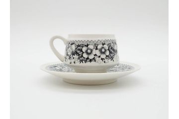 ARABIA FINLAND　Talvikki(タルヴィッキ)　繊細に描かれたデザインと小振りで可愛らしいカップ&ソーサー4客セット(アラビア、フィンランド、北欧食器、C&S、苺、いちご、イチゴ)(R-070644)
