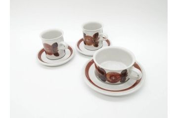 ARABIA FINLAND　Rosmarin(ロスマリン)　Ulla Procope(ウラ・プロコッペ)　温かみのあるブラウン色が魅力のティーカップ・コーヒーカップ&ソーサー3客セット(アラビア、フィンランド、Sモデル、北欧食器、C&S、ローズマリー)(R-070645)