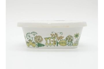 Figgjo(フィッギオ)　Market(マーケット)　可愛らしいデザインが食卓のアクセントになるカップ&ソーサー2客・プレート2枚・バターケースセット(C&S、皿、北欧食器、Turi design)(R-070646)