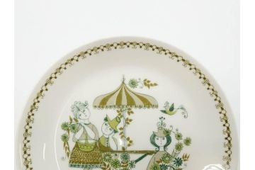 Figgjo(フィッギオ)　Market(マーケット)　可愛らしいデザインが食卓のアクセントになるカップ&ソーサー2客・プレート2枚・バターケースセット(C&S、皿、北欧食器、Turi design)(R-070646)