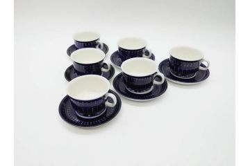 ARABIA FINLAND　Valencia (バレンシア)　Ulla Procope(ウラ・プロコッペ)　美しい青色が上品な雰囲気を高めるカップ&ソーサー6客セット(アラビア、フィンランド、北欧食器、C&S)(R-070652)