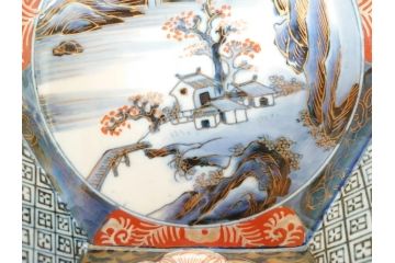 上手物　明治期　伊万里　角冨(角富)　金彩　染付　約25cm　8.2寸　色絵で描かれた山水図が美しい六角皿(深皿、変形皿、和皿、和食器、八寸二分)(R-070655)