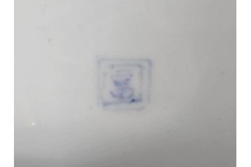 上手物　明治期　伊万里　角冨(角富)　金彩　染付　約25cm　8.2寸　色絵で描かれた山水図が美しい六角皿(深皿、変形皿、和皿、和食器、八寸二分)(R-070655)