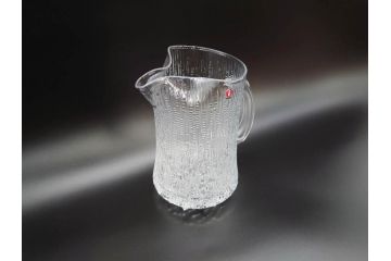 iittala(イッタラ)　Ultima Thule(ウルティマツーレ)シリーズ　Tapio Wirkkala(タピオ・ヴィルカラ) 1968　細部まで職人のこだわりが感じられるピッチャー(ガラス、北欧食器、箱付き)(R-070656)