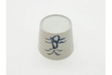 江戸期　古伊万里　染付　落ち着いた色合いが和の雰囲気を醸し出す猪口2客セット(大根文?、竹文、トンボ、お猪口、おちょこ、湯呑、和食器)(R-070658)