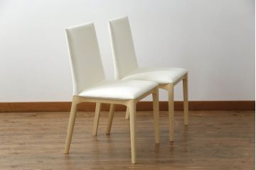 中古　短期展示品　美品　Cassinaixc.(カッシーナイクスシー)　IXC. R&D(イクスシー.R&D)　LINE(ライン)　ウルトラスエード(ULTRASUEDE)　Eランク　シンプルですっきりとした佇まいが魅力のダイニングチェア2脚セット(椅子、イス、アームレスチェア、店舗什器)(定価2脚で約15万4千円)(R-070698)