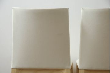 中古　短期展示品　美品　Cassinaixc.(カッシーナイクスシー)　IXC. R&D(イクスシー.R&D)　LINE(ライン)　ウルトラスエード(ULTRASUEDE)　Eランク　シンプルですっきりとした佇まいが魅力のダイニングチェア2脚セット(椅子、イス、アームレスチェア、店舗什器)(定価2脚で約15万4千円)(R-070698)