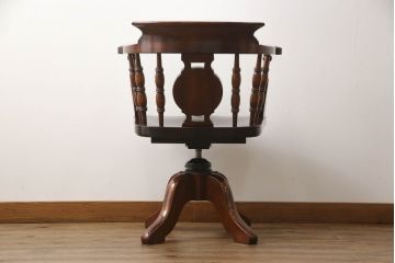 中古　美品　激レア　特注品　松本民芸家具　桜　漆の艶が美しい大キャプテンチェア(回転チェア、回転いす、イス、アームチェア、ウインザーチェア、ウィンザーチェア、板座チェア)(R-070700)