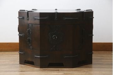 アジアンビンテージ　李朝　八角　深みのある色合いとユニークなデザインが魅力的な収納箱(木箱、小物収納、収納棚、戸棚、サイドテーブル、ヴィンテージ)(R-070703)