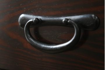中古　上質な和の空間を演出する二段重ね水屋箪笥(食器棚、茶タンス、キャビネット、収納棚、戸棚)(R-070704)