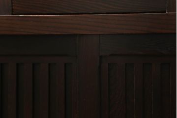 中古　上質な和の空間を演出する二段重ね水屋箪笥(食器棚、茶タンス、キャビネット、収納棚、戸棚)(R-070704)